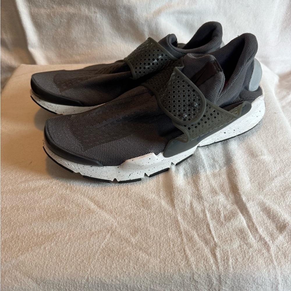 Nike Sock Dart ‘Wolf Grey’ athletic shoes men’s size 11
